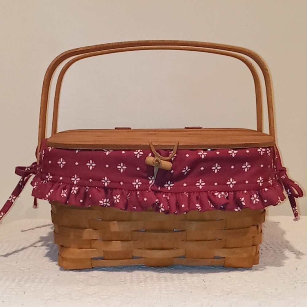 "As Is" Longaberger Small Picnic Basket (1993) #0101
